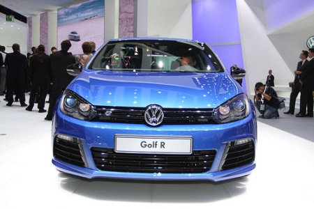 VW-Golf-R vcx.jpg