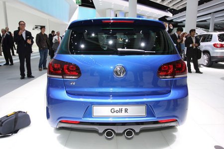 VW-Golf-R heck.jpg