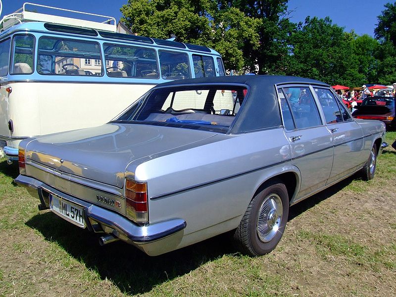 800px-Opel_Diplomat_E_1972_2.jpg