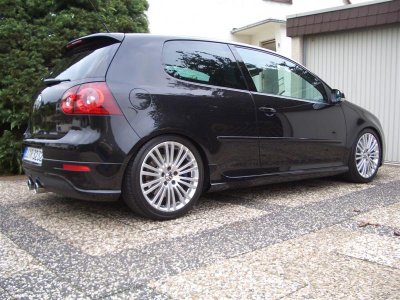 Golf R32 KW Variante 2 021 (Medium).jpg