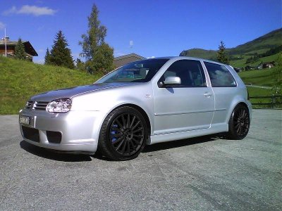 Golf R32 Felgen schwarz.jpg