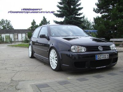 Golf_4_R32_weiß.jpg