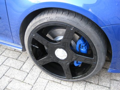 ABT Sp01 schwarz vorne.jpg