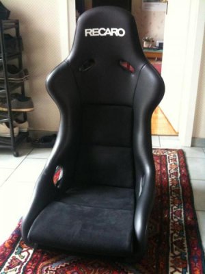 recaro.jpg