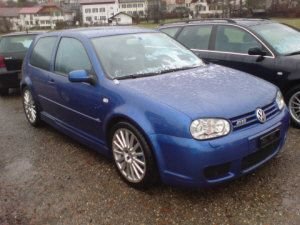R32 blau.jpg
