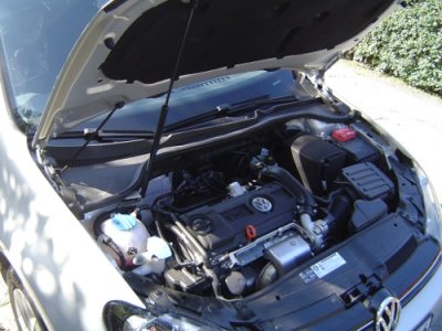 motorraum-vw-golf-6.jpg