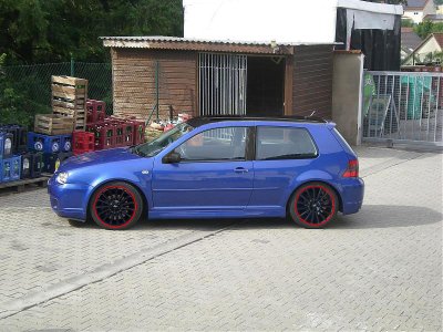 deepblue schwarze felgen+rot Dach spiegel b-säule schwarz.jpg