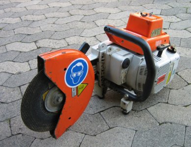 777px-Trennschleifer_stihl.jpg