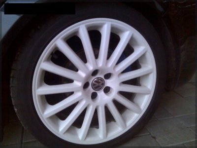 weisse-r32-felge-weiss-pulverbeschichtet.jpg