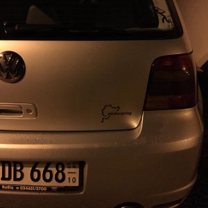 Den Aufkleber hat er sich verdient ;)