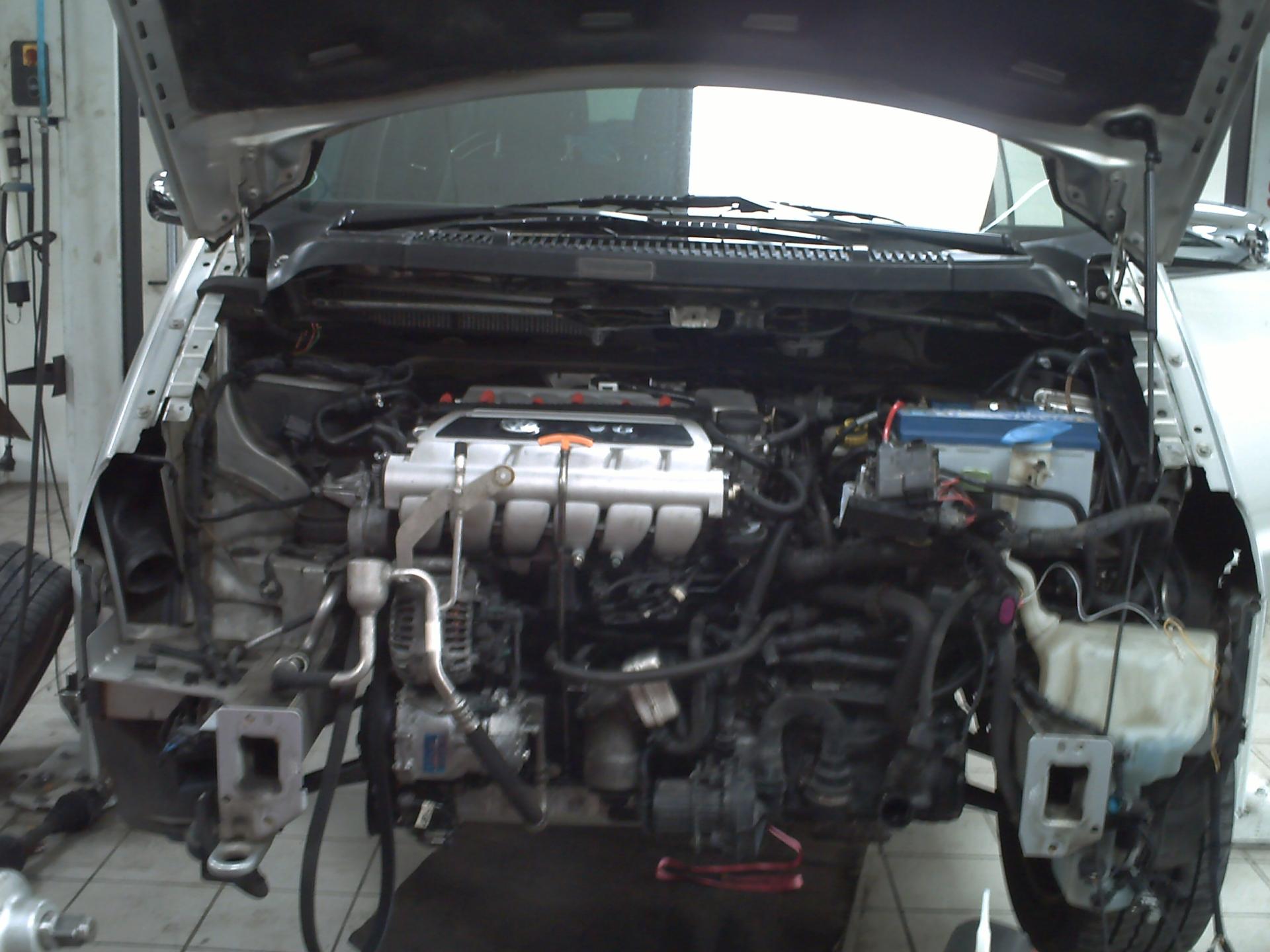 Anpassungen in einem viel zu kleinem Motorraum.