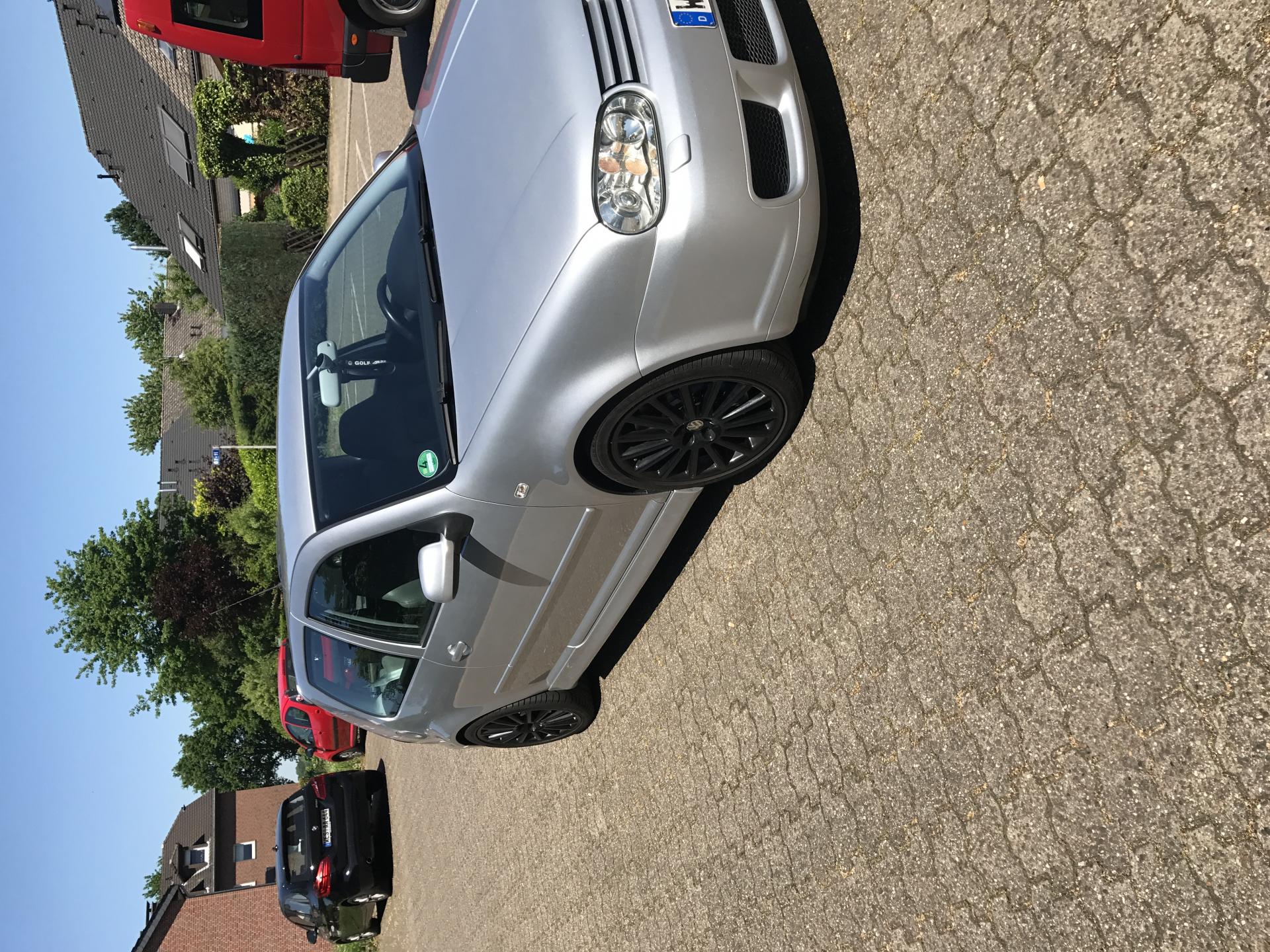 DB7DE76A E2E8 4A72 AD00 7755285E4F14