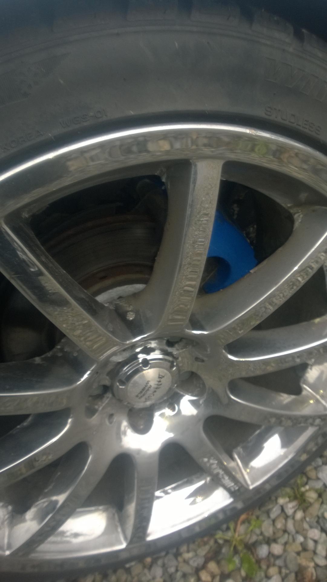 Die total verkommenen Chromfelgen direkt nach dem Kauf