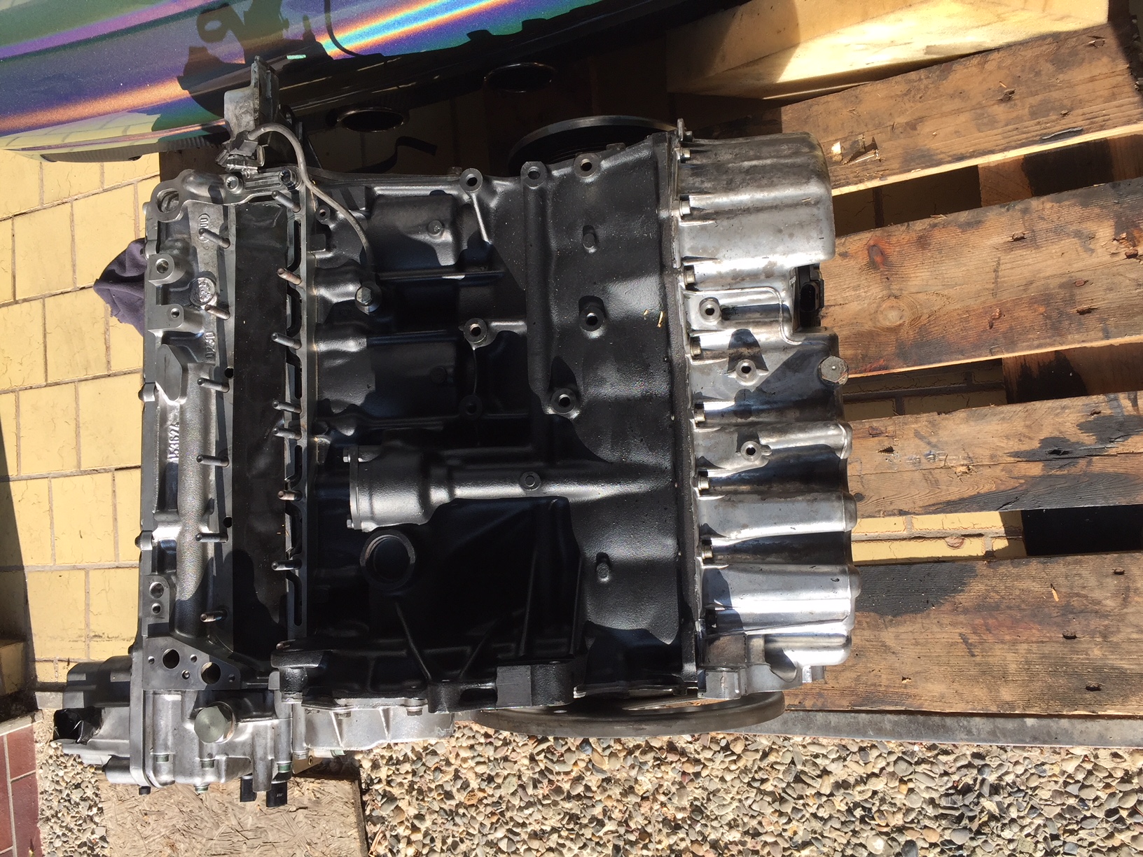 Einmal komplett neu. 3.3 l, Kopf max. bearbeitet, 2 S Nocken.