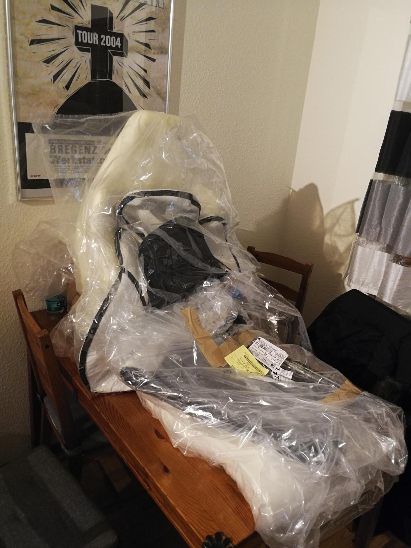 einmal Polster und Bezüge für den Fahrersitz