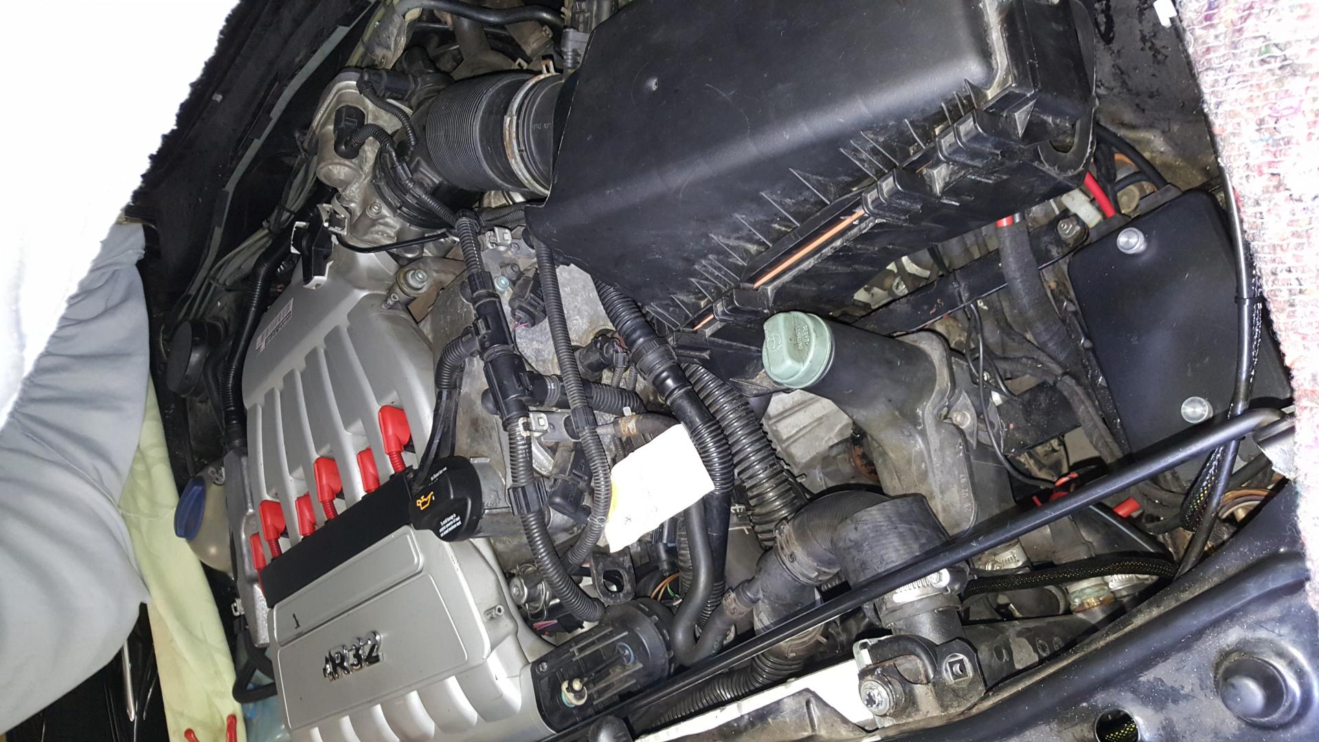 endlich mehr Platz unter der Haube - der Strom kommt jetzt aus dem Kofferraum