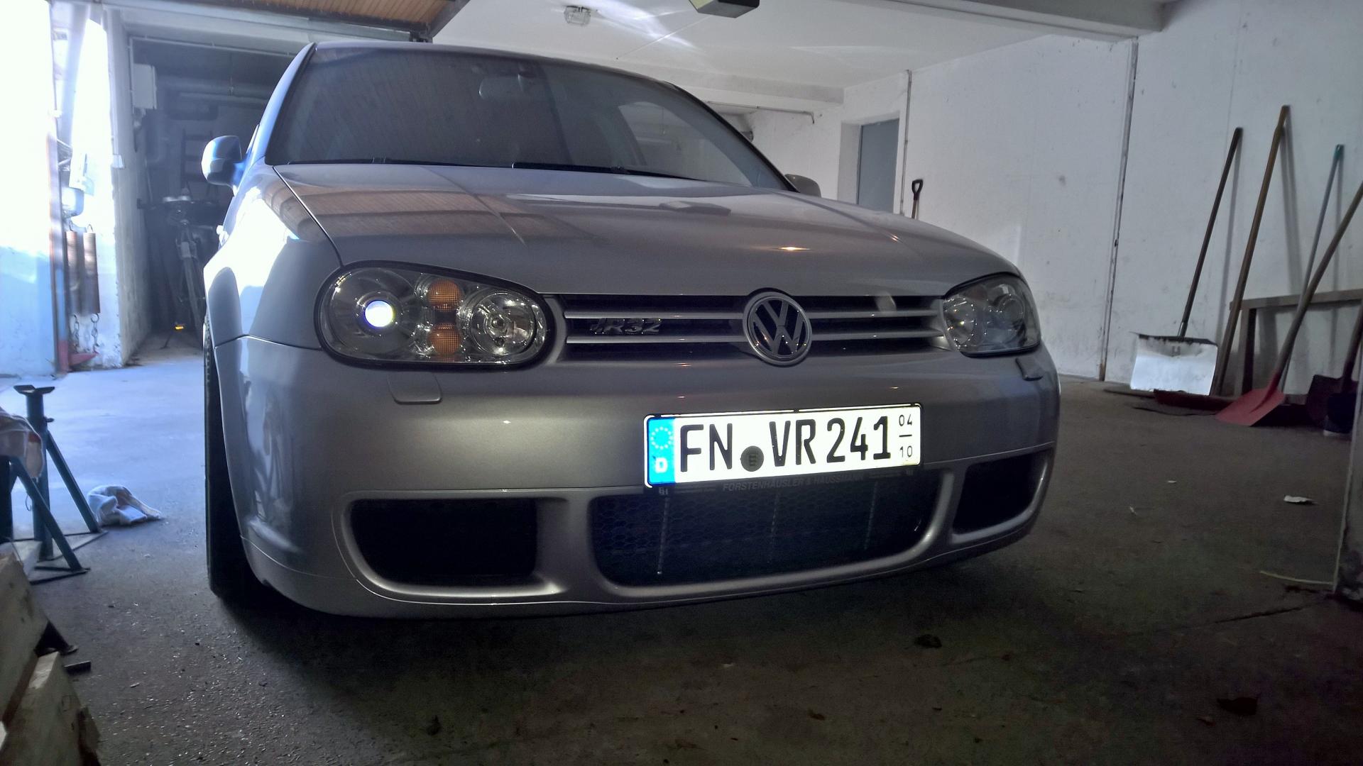 Hier das Endergebniss nach dem die Motorhaube und Stoßstange wieder am Auto sind