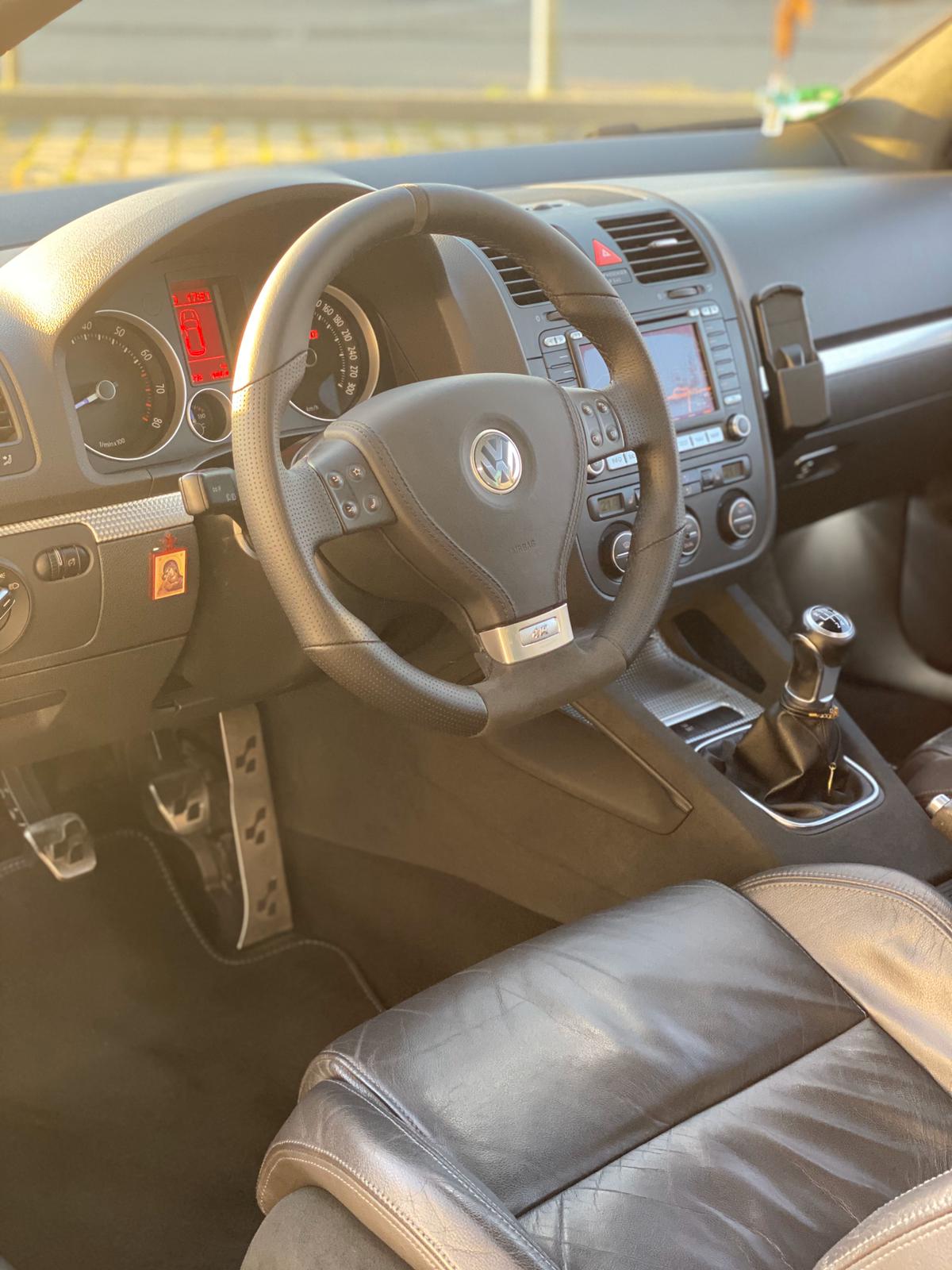 Lenkrad inkl. Airbagkappe ( Alcantara und Nappaleder ) + 12Uhr Naht in Alcantara-Schwarz