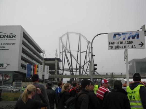 Nebel und Niesel ohne Ende, keine Rennen am Vormittag