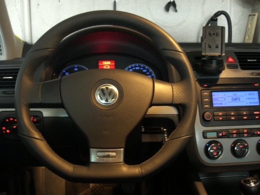 gti-r32-lenkrad.JPG
