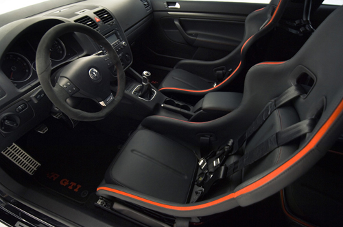 r-gti-seats.jpg