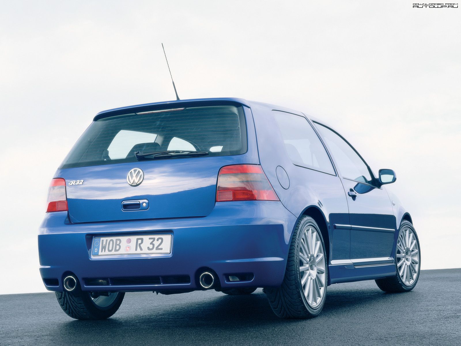 autowpru_volkswagen_golf_r32_281ghjhgjh.jpg